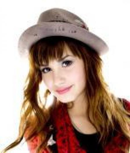 XATPUUVNMALQHVPHGFQ - Demi Lovato
