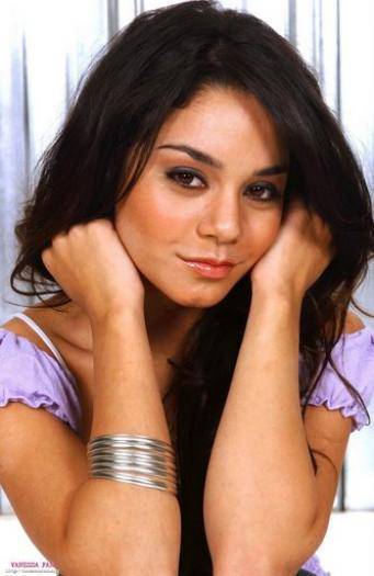 PONJCDCZFBCTYHAVQAJ - Vanessa Hudgens Sedinta foto