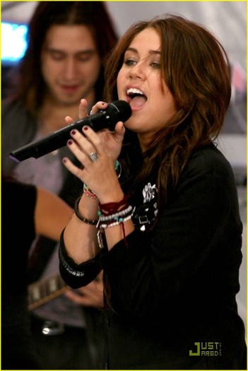 1eos52 - Miley Cyrus Takes On Today