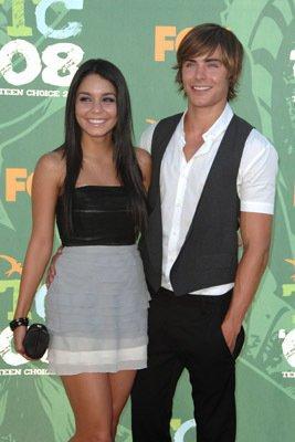 Vanessa-Anne-Hudgens-1223902082 - poze cu vanessa si cu hsm