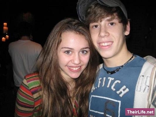 0 (614) - 00toate pozele mel cu miley cyrus00