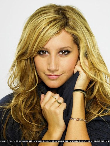 ashley-tisdale-20080108-360439