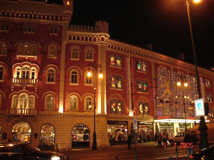 DSC06594; Paladium, unul dintre mall-urile lor
