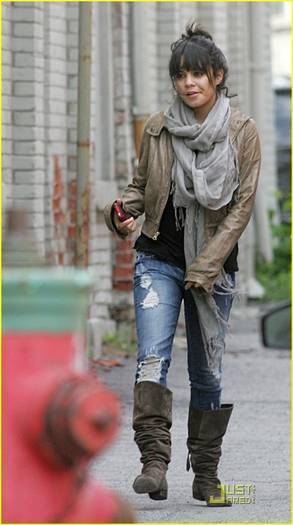 vanessa ai shopping in Montreal 3 - Vanessa Hundgens