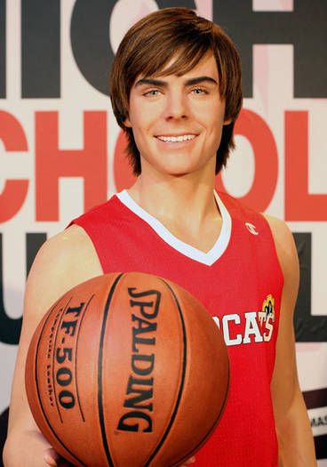 zac-efron-madame-tussauds-wax