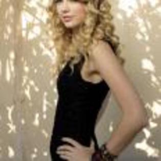 Taylor_Swift_1230494781_0
