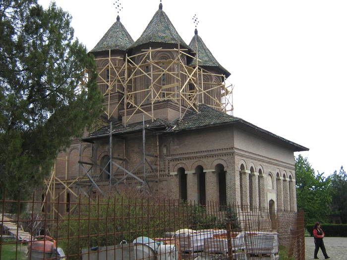 IMG_3805 - 2009-04-25 - prin Targoviste     Vulcana Bai      Sinaia          Cota 1400