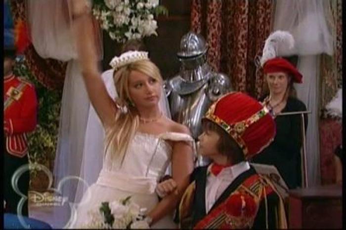 normal_260 - ashley tisdale