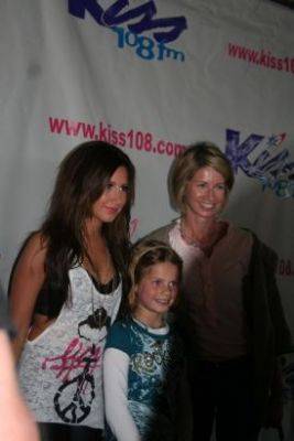 normal_013 - 2009 Kiss 108 Concert - Backstage and Interviews