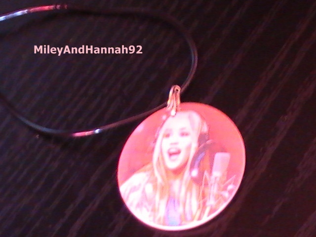 PIC_0627 - lucrurile mele cu hannah montana si miley