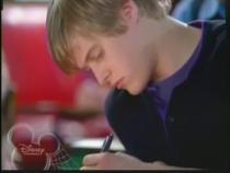 OTHHQMMUCOQQVUBGURW - poze cu lucas grabeel