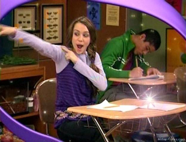 miley-cyrus_com-hannahmontana-season2promo1-012
