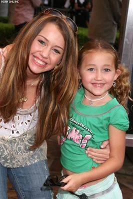 Noah and Miley= lovely sisters