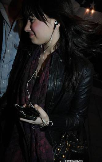 demilovato_net-arrivinginwashingtondc-0008 - demi lovato
