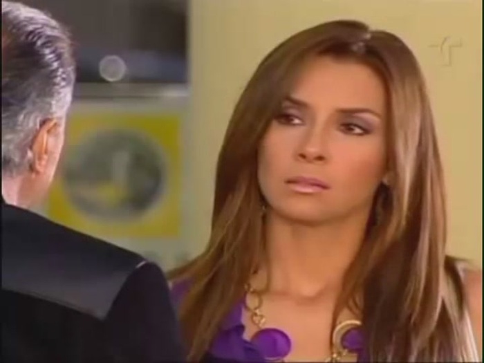 15oyz3m - 0-Elizabeth Gutierrez-0