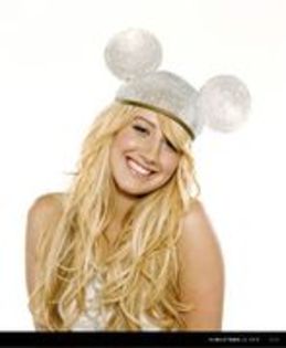 DYWUARMDEYTOWAJKKVG - ASHLEY TISDALE SEDINTA FOTO 12