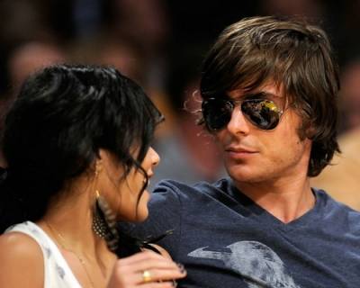 normal_006 - Zac Efron and Vanessa Hudgens at the Lakers game