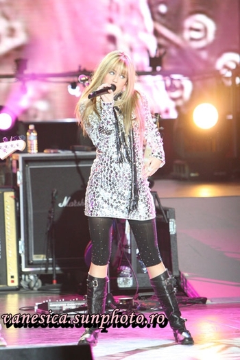 53 - Hannah Montana