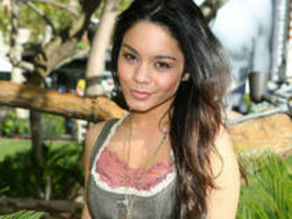 RQWBJAVYWUMFQSRYVJL - vanessa Hudgens Anne-10