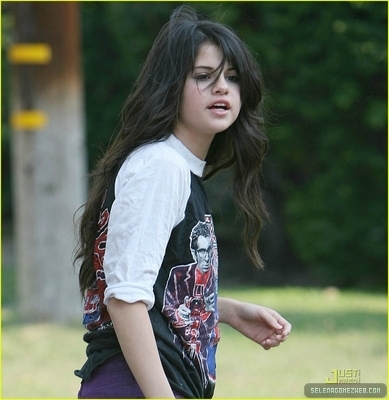 7u1q64ss555k69mj6a2v - Selena Gomez