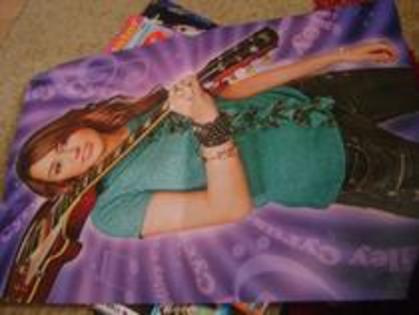 miley poster - Album special pentru Miley Cyrus