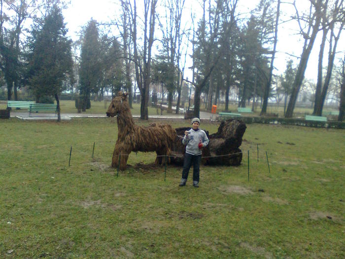 Imagine1296; Cosmin in parc la Targoviste.
