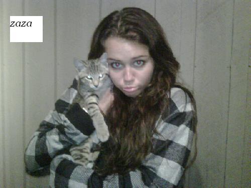 CRYYSNAWZJUECMMLXFJ - Hannah Montana-Miley