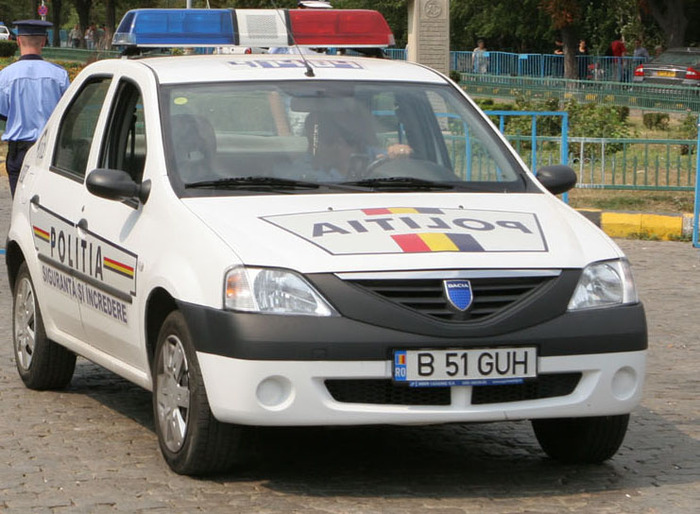 masina-politie-logan-11vt-vt