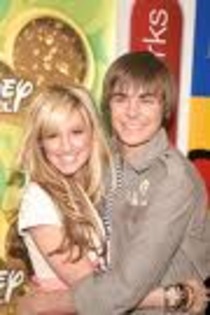 ry - ashley tisdale si zac efron