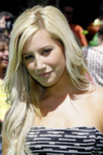 Ashley%20Tisdale-DGG-015491