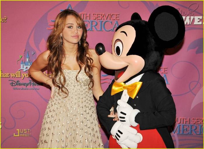 justingastonmileycyrussil7 - miley cyrus si miki mouse