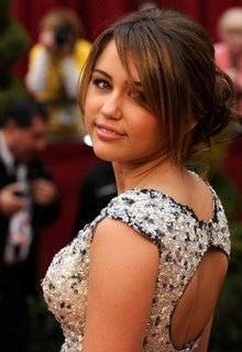 FEYLUBKURMMZKUSXCIL - here are almost all my photos with Miley and Hannah