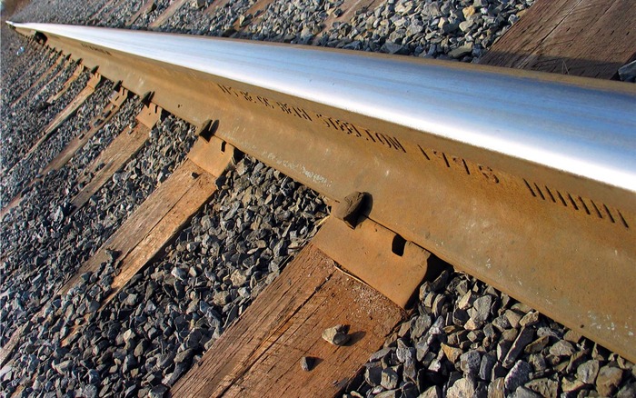 244_tracks_1440x900 - Wallpaper Amestecate