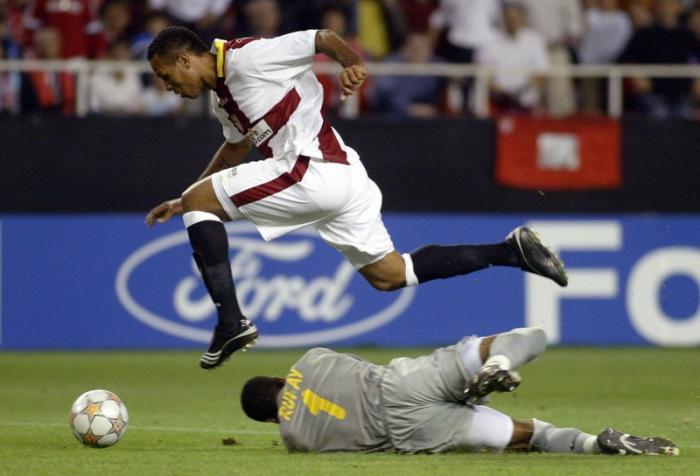 steaua-sevilla-luis-fabiano-zappata-afp-mediafax-foto-cristina-q - steaua vs sevilla