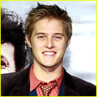 LUCAS GRABEEL - Votati baiatul favorit