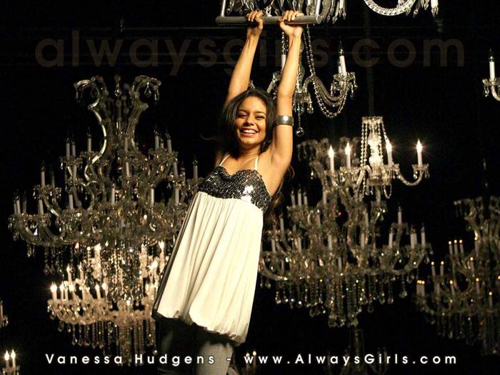 Vanessa Hudgens 25 - Clubul Fanilor lui Vanessa Hudgens