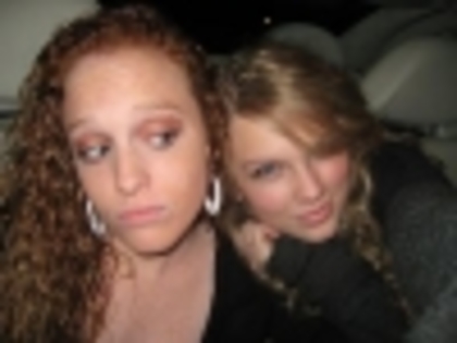 thumb_normal_misc_myspacepictures041 - Taylor Swift poze personale