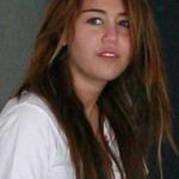 miley-yoga-11 - cele mai rare poze cu miley Cyrus