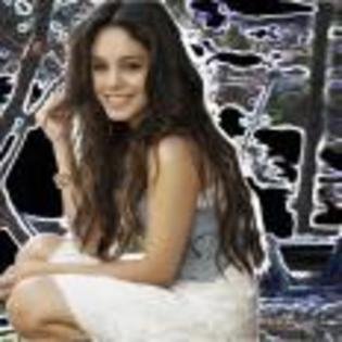 Vanessa_Hudgens_1247602634_3