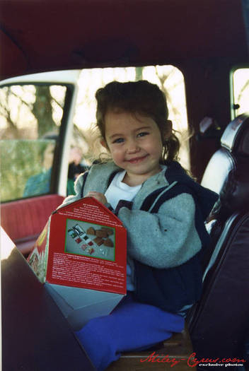 miley-cyrus_dot_com-babyandyounger-exclusivepics-034 - miley cyrus