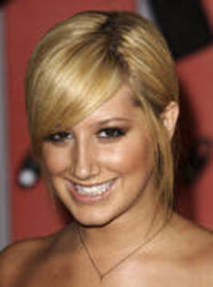 UMSIZVYKESXRJMBJHNY - ASHLEY TISDALE POZE MAI RARE