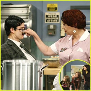 bunica lu miley vine c bucatareasa la sc lui jackson si miley - hannah montana episodes
