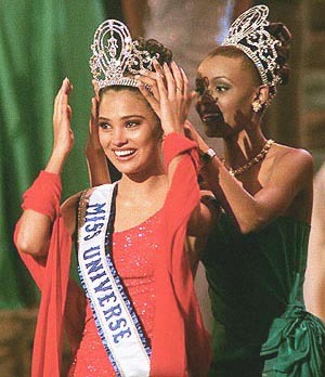Lara Dutta incoronata Miss Univers 2000 - Lara Dutta