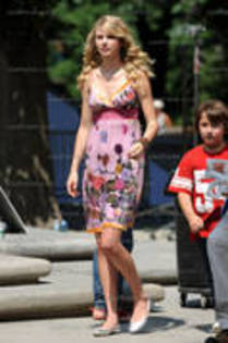 TAYYZLTSDIWJICAGHWM - Taylor Swift