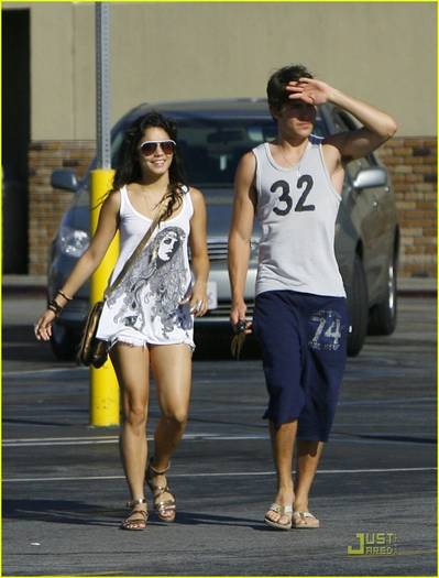 2ep7nrp - Zac Efron si Vanessa Hudgens Panera Pair