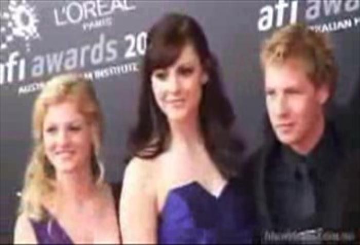 H2O-2-h2o-just-add-water-3005074-352-240 - favoritii  mei