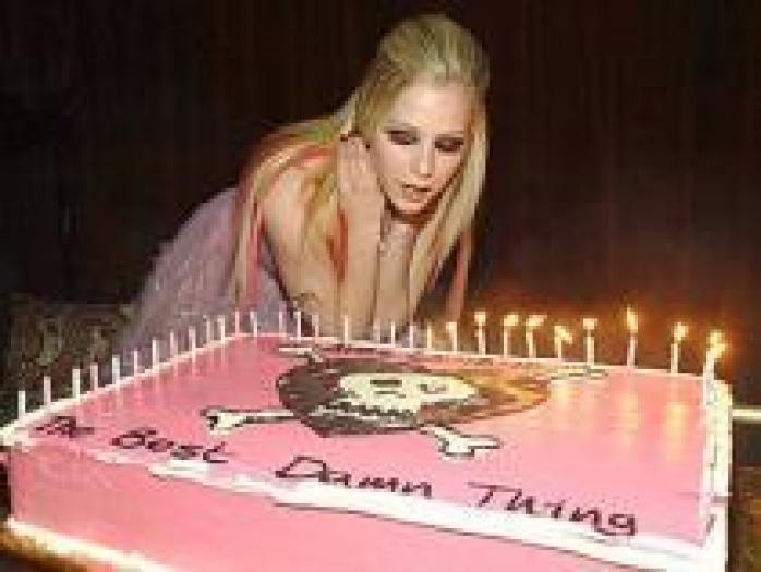 WPDAJYQIFTDXPGIUVFG - avril lavigne