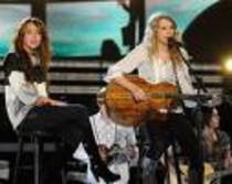 4 - Miley Cyrus And Taylor Swift