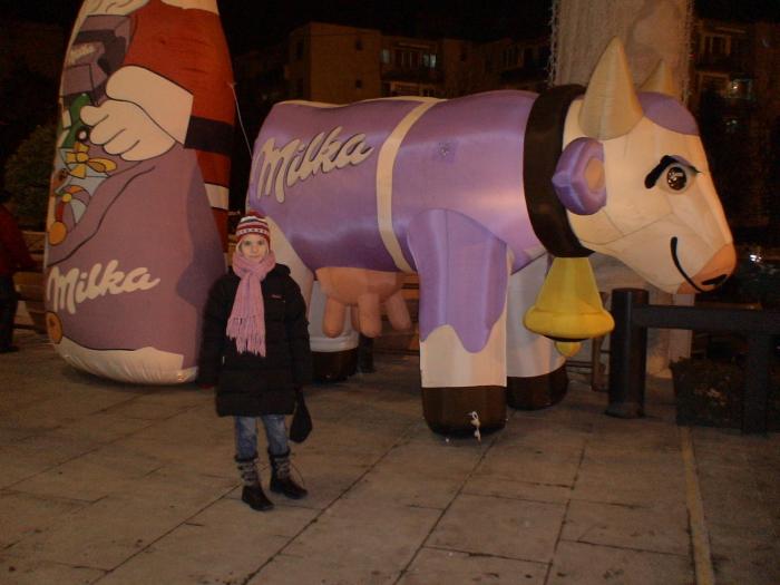 Eu lanaga o vaca la Iulius Mall; Eu la Iulius Mall
