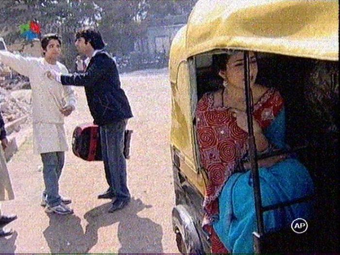 sagar o cauta pe vidya si ea e in taxi - A ta pentru totdeauna-Amar and Divya Sagar and Vidya